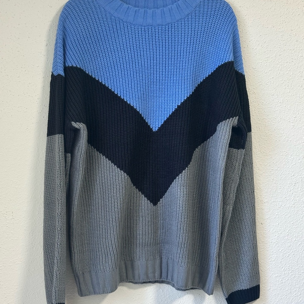 NWOT ladies sweater size XL blue, black and gray. - Picture 2 of 7